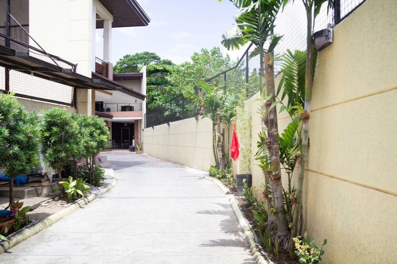 Oyo 153 Espacio De Clarita Hometel Davao City Esterno foto